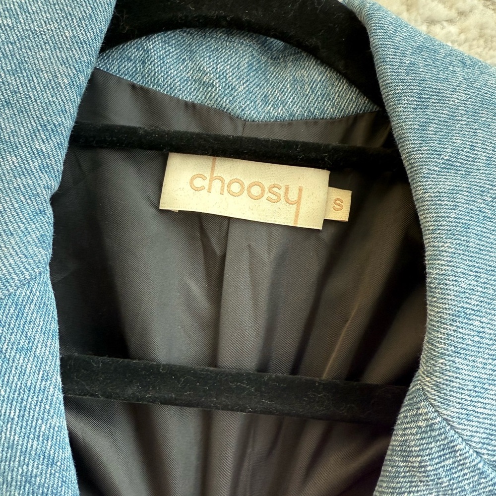 Like new! Stylish Pink and Blue Women's Blazers. Both fit like a size small. - Picture 6 of 8